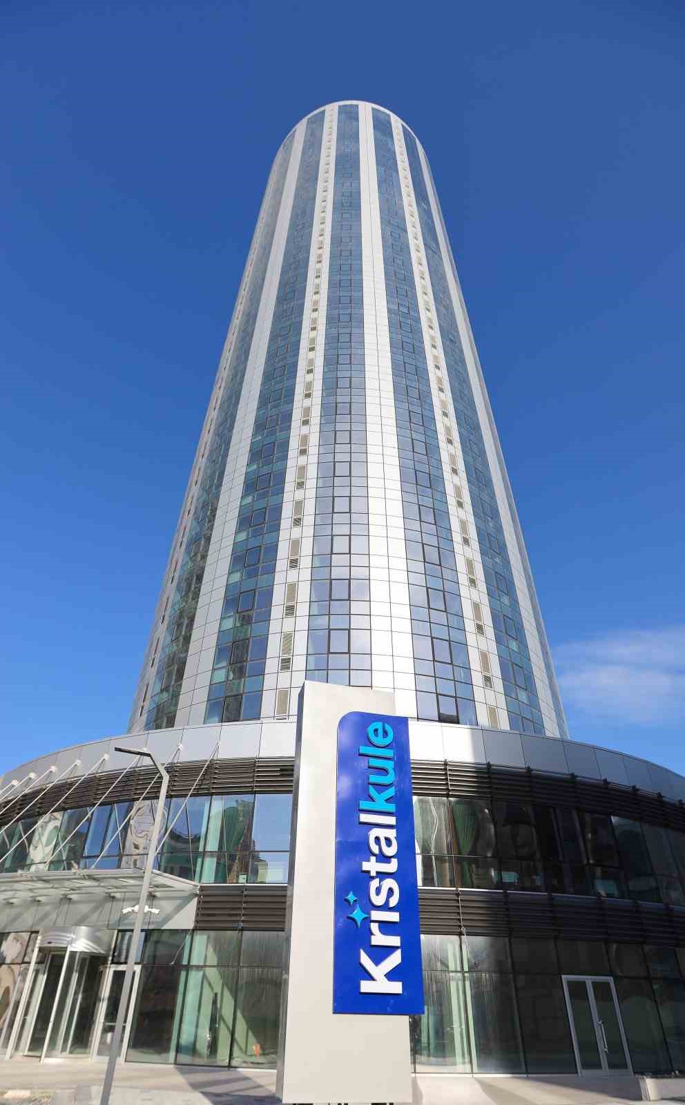 Kristal Kule’de teslimler başladı
