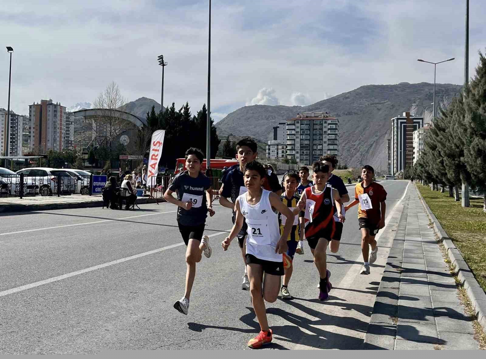 Kros Ligi’nde Spor A.Ş’den önemli dereceler
