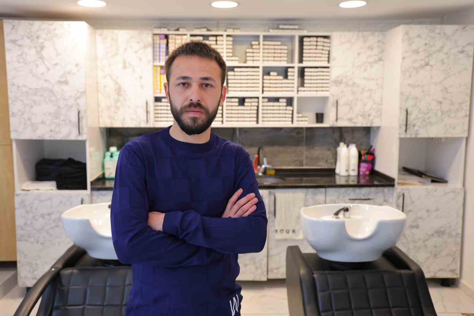 Kuaförde 26 bin liralık saç bakımı yaptırdı, "2 dakikaya geliyorum" diyerek çıktığı salona bir daha dönmedi
Kuaförde 26 bin liralık saç bakımı yaptırdı, "2 dakikaya geliyorum" diyerek çıktığı salona bir daha dönmedi