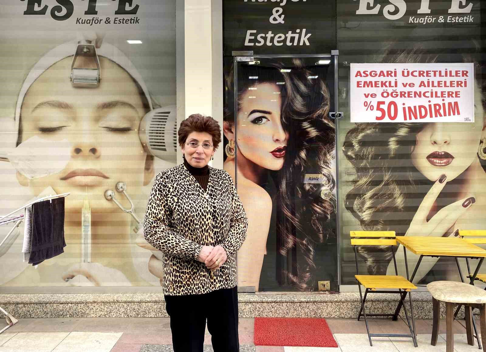 Kuaförden yeni yıla özel yüzde 50 indirim kampanyası
Kuaförden yeni yıla özel yüzde 50 indirim kampanyası