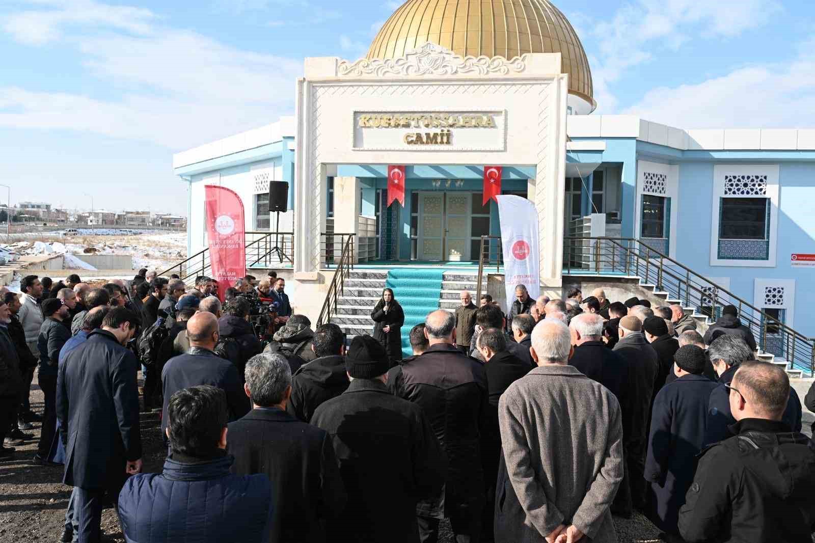Kubbetü’s-Sahra Camii Malatya’da ibadete açıldı
