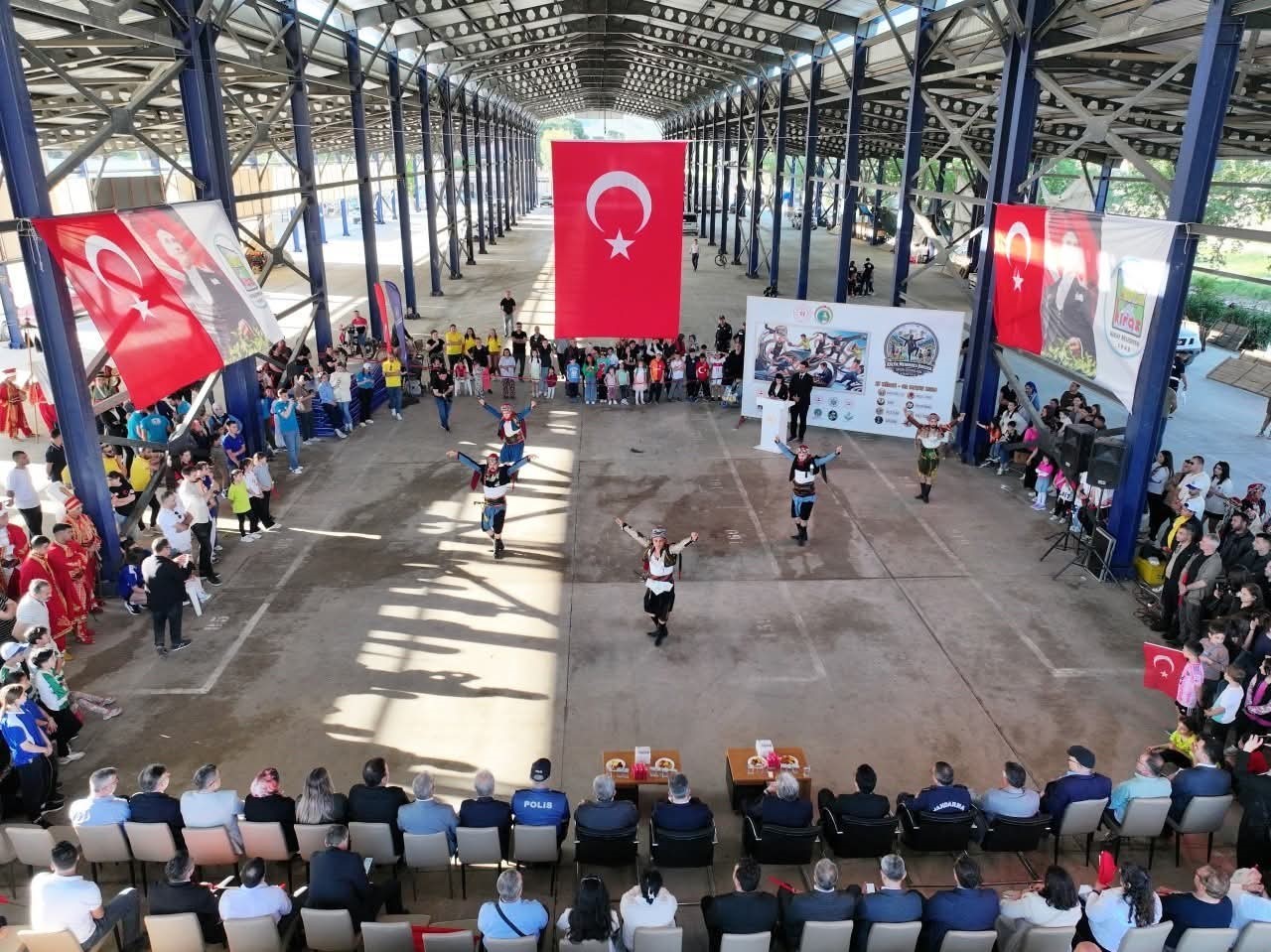 Küçük Menderes Havzası Spor Oyunları Kiraz’da başladı
