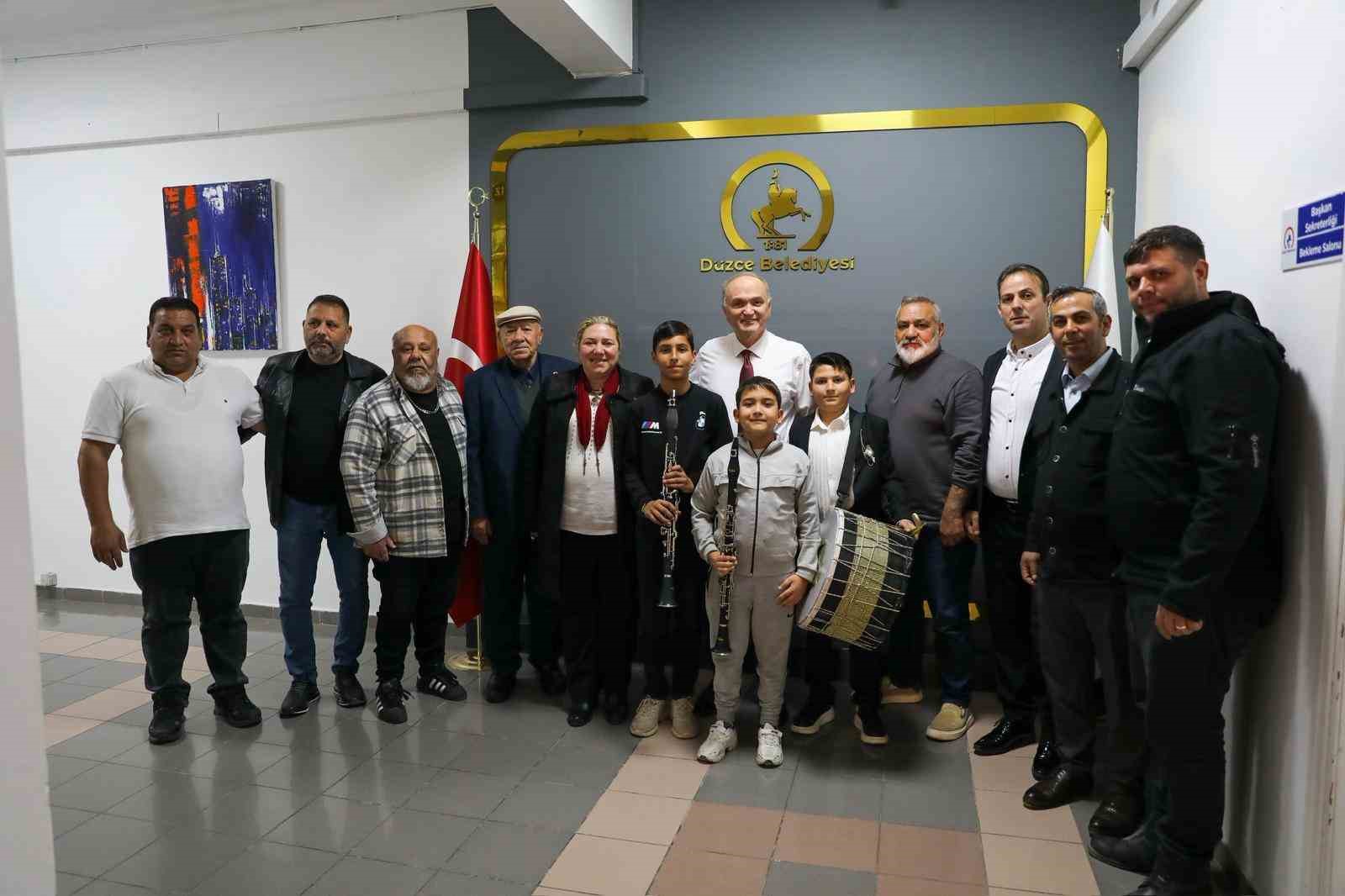 Küçük müzisyenlere Başkandan destek sözü
