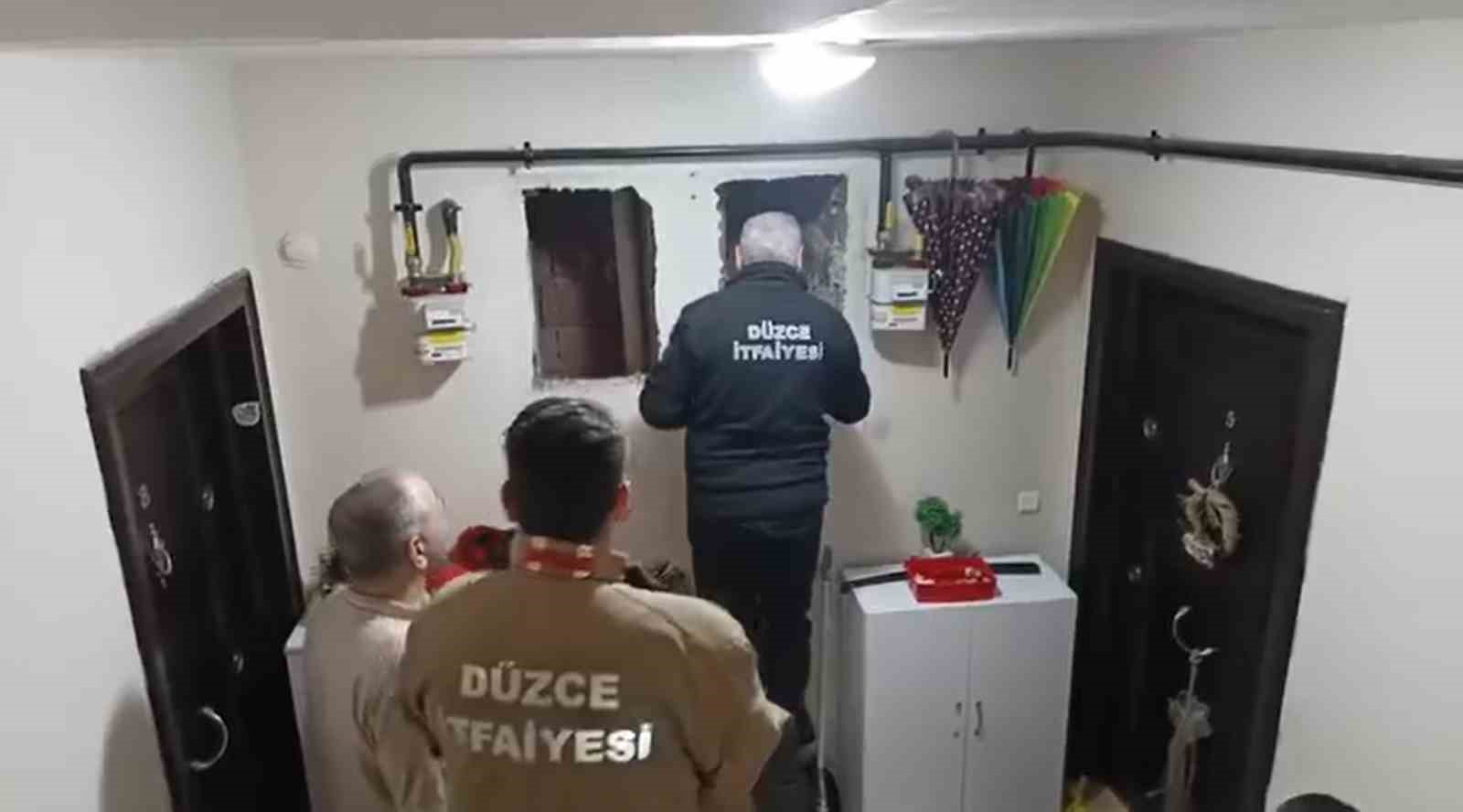 Küçük Yaser Kaan’ın dikkati kediyi kurtardı
