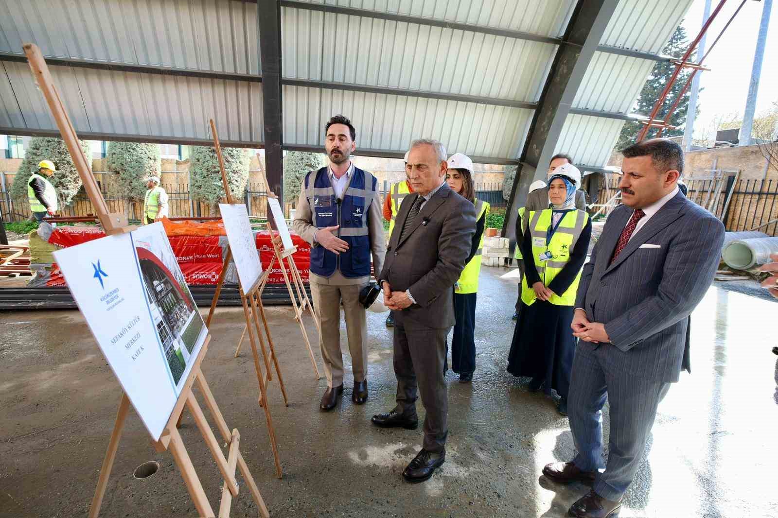 Küçükçekmece Belediye Başkanı Çebi, ilçedeki yatırımları yerinde inceledi
Küçükçekmece Belediye Başkanı Çebi, ilçedeki yatırımları yerinde inceledi
