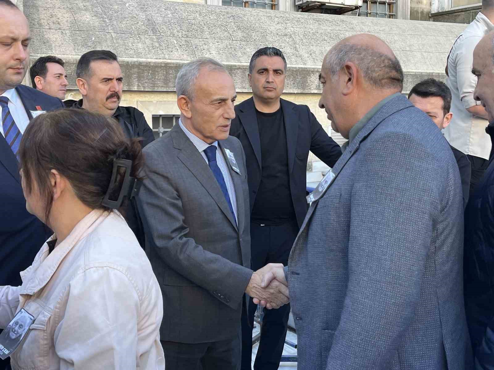 Küçükçekmece Belediye Başkanı Çebi’nin kardeşi Ömer Çebi son yolculuğuna uğurlandı
