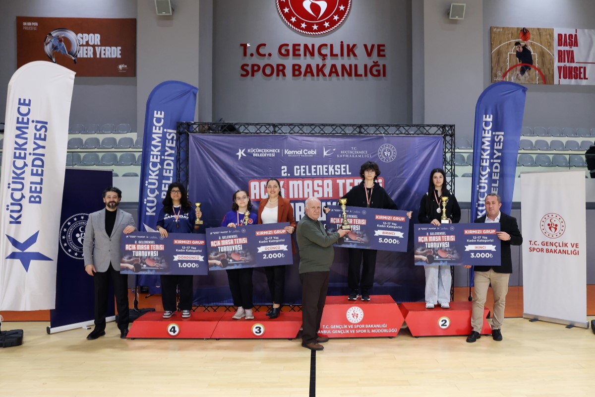 Küçükçekmece’de 2. Geleneksel Açık Masa Tenisi Turnuvası’nda 285 sporcu yarıştı
