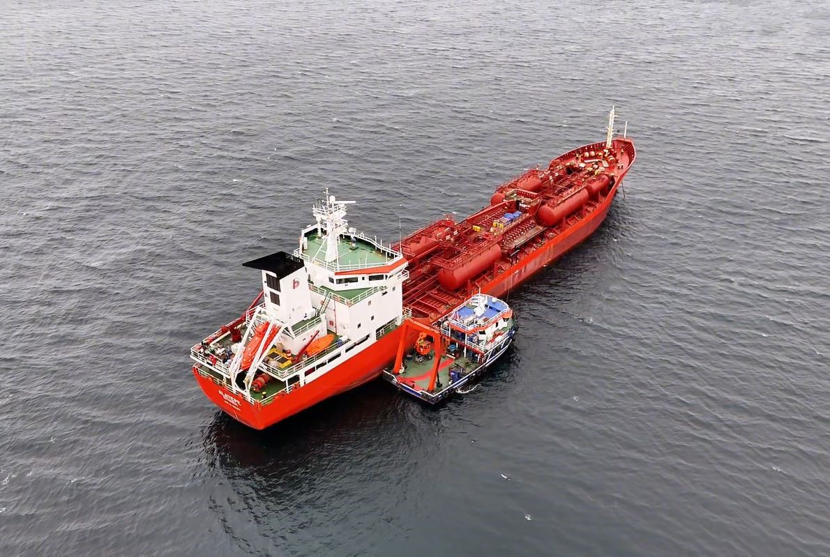 Küçükçekmece’de Alatepe Tankeri için kurtarma çalışmaları başladı
