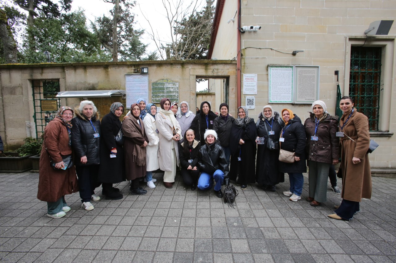 Küçükçekmeceli kadınlar Ramazan ayında Yuşa Tepesi’nde
