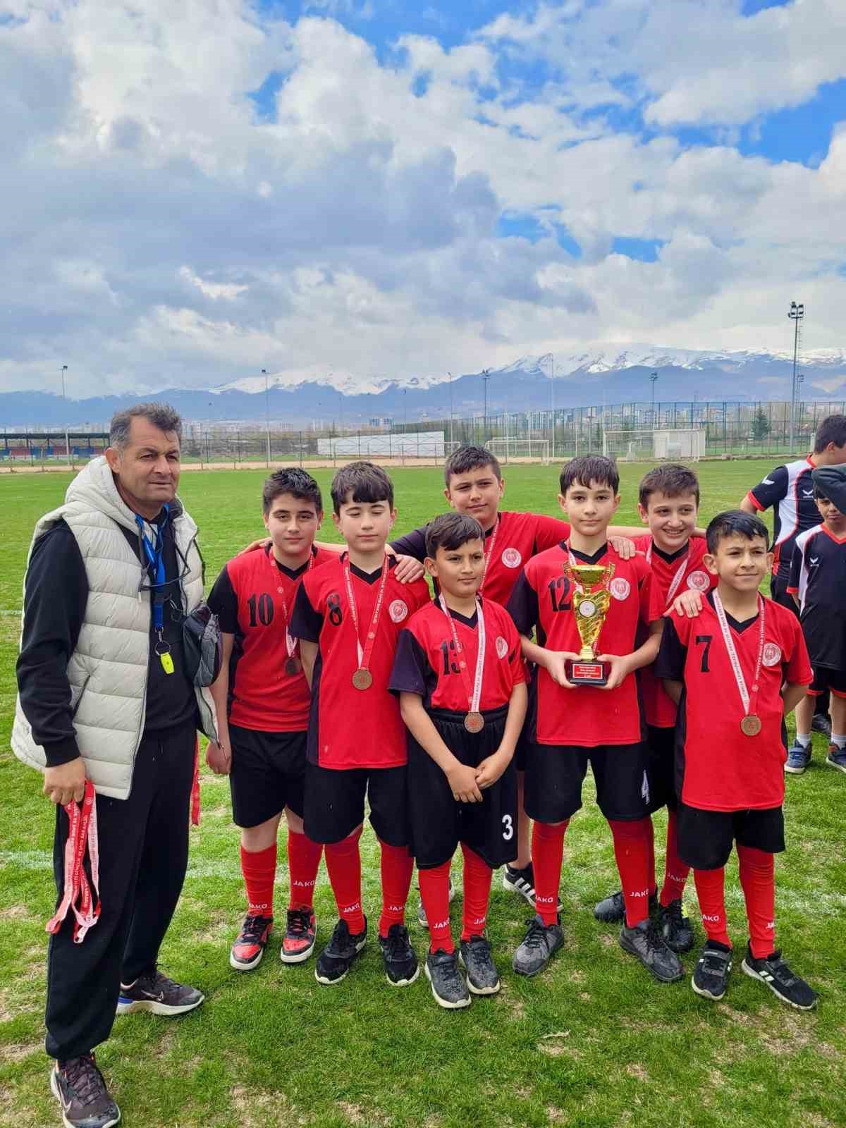 Küçükler Ragbi Müsabakaları tamamlandı
