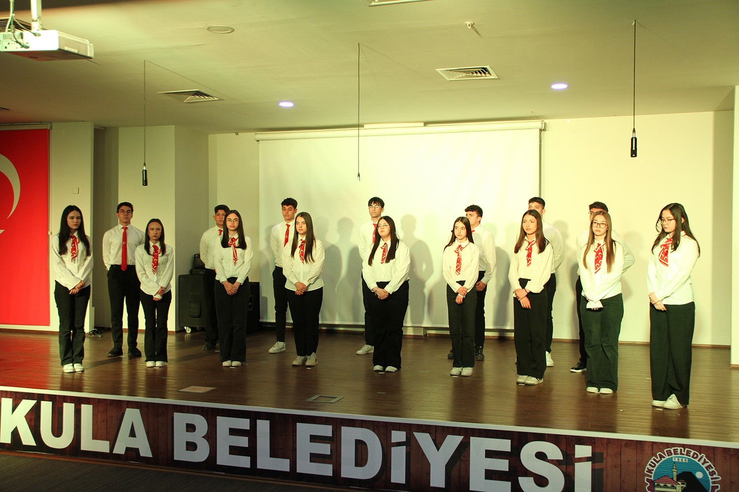 Kula’daki anma programı duygu dolu anlar yaşattı
