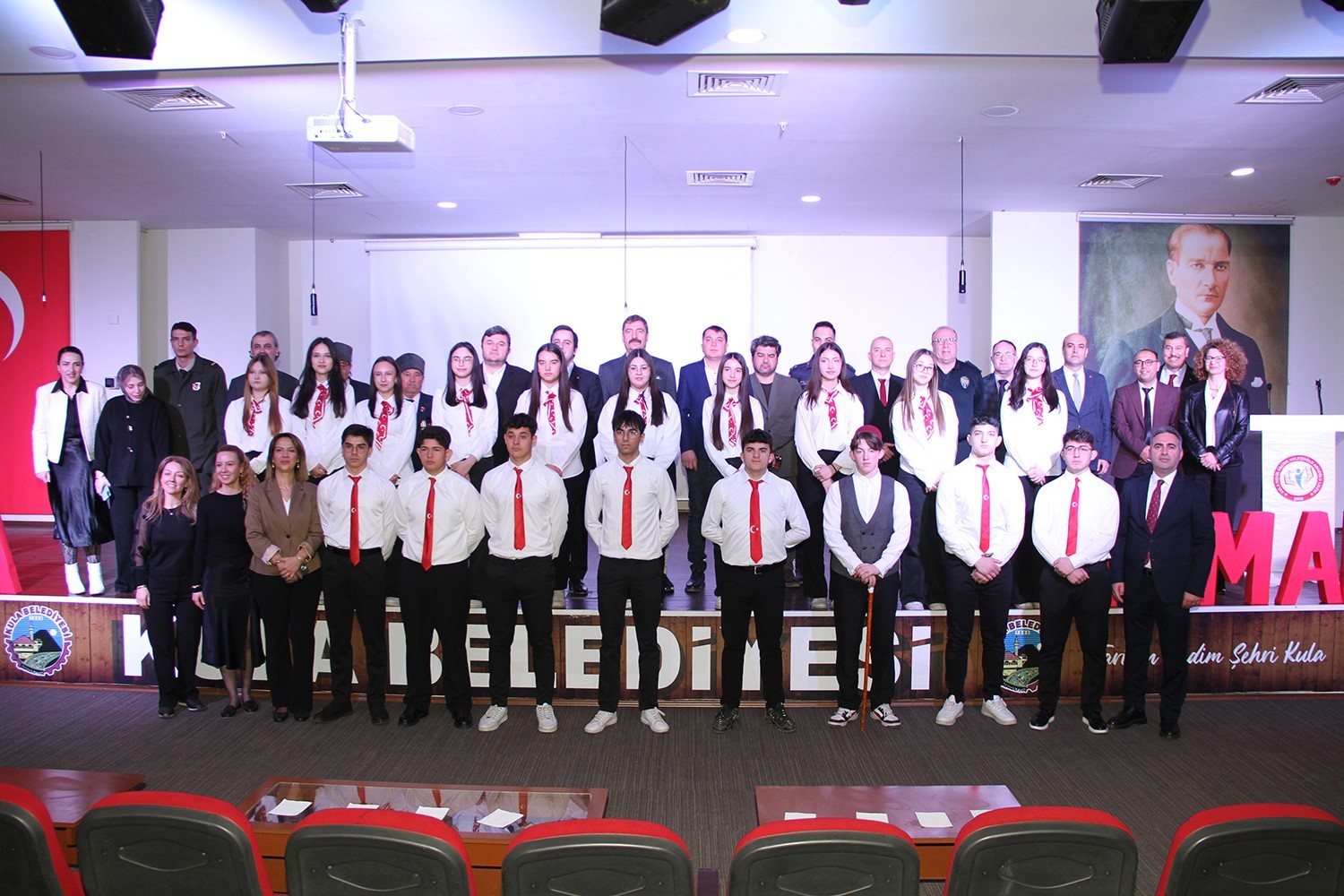 Kula’daki anma programı duygu dolu anlar yaşattı
