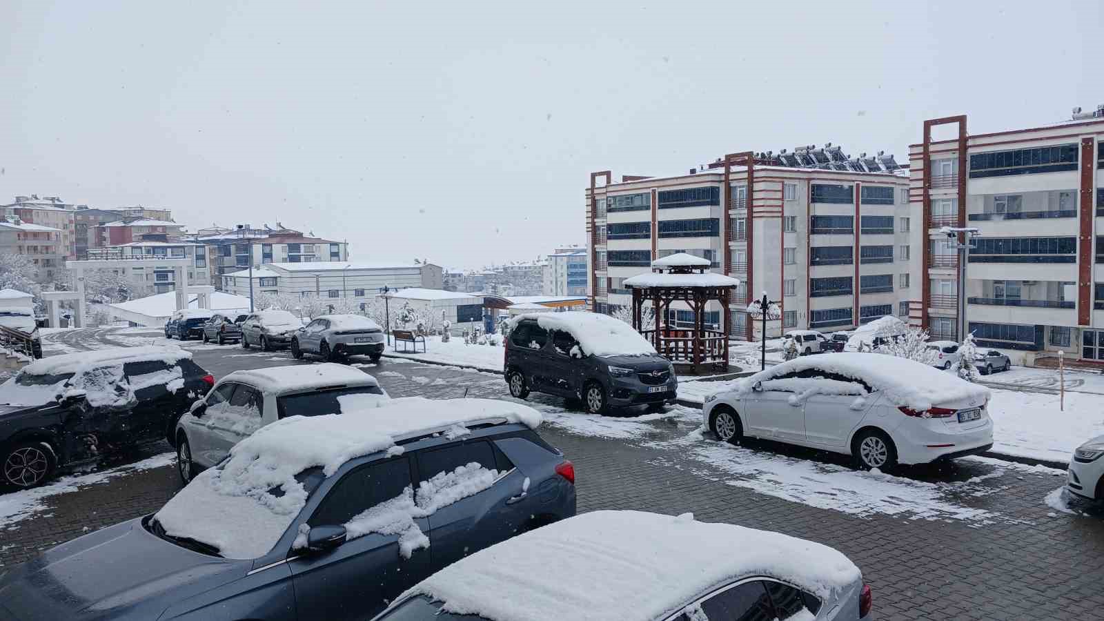 Kulp’ta beyaz esaret devam ediyor
