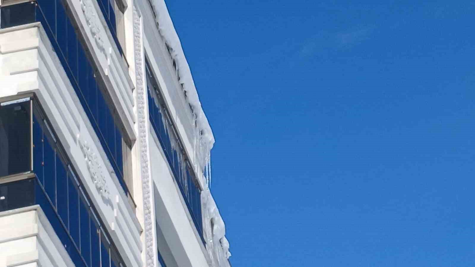 Kulp’ta dondurucu soğuk etkili oldu
