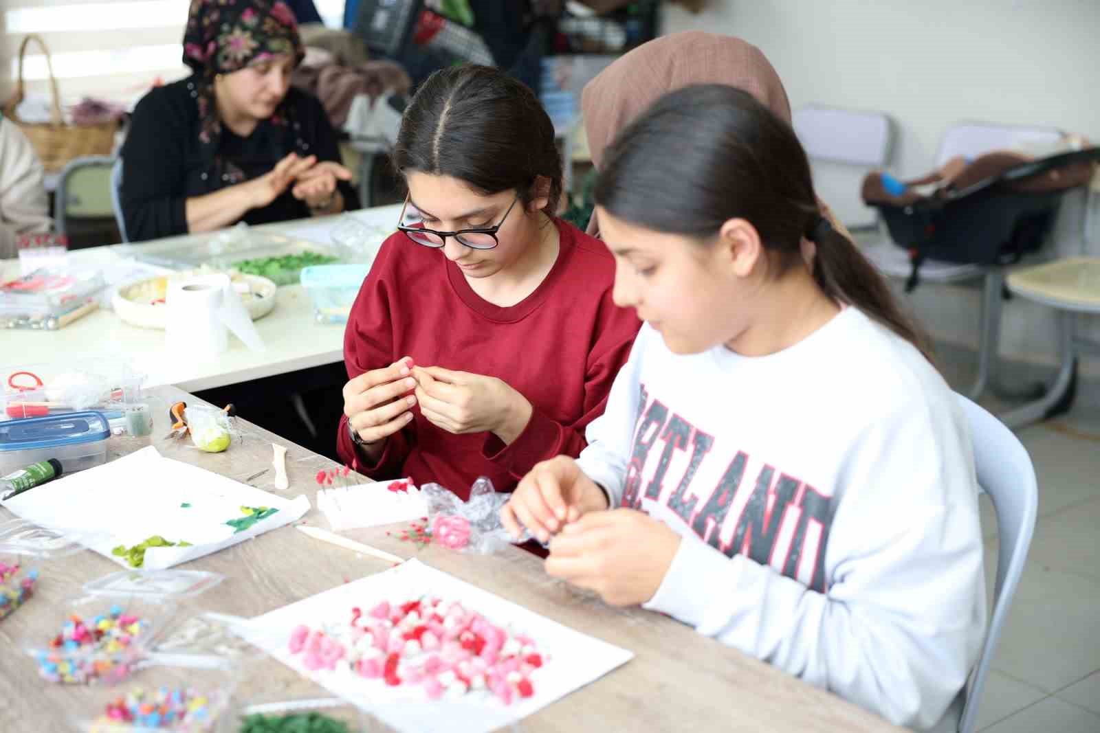 Kültür ve Sanat Evleri gençleri üretime kazandırıyor
