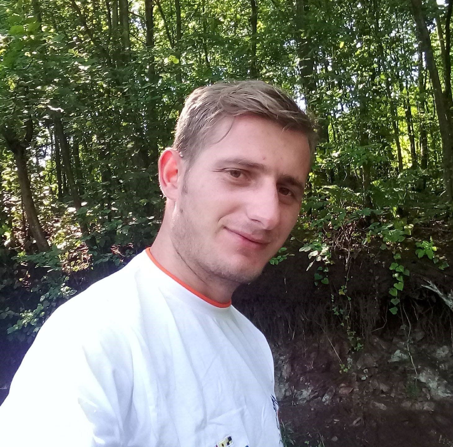 Kulübede balta ve kürekle öldürülen berberin vücudunda 24 yara tespit edildi
