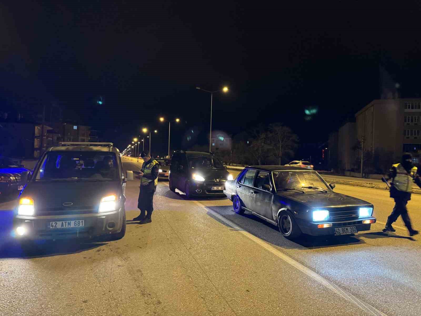 Kulu’da denetimlerde 990 kişi tek tek kontrol edildi
