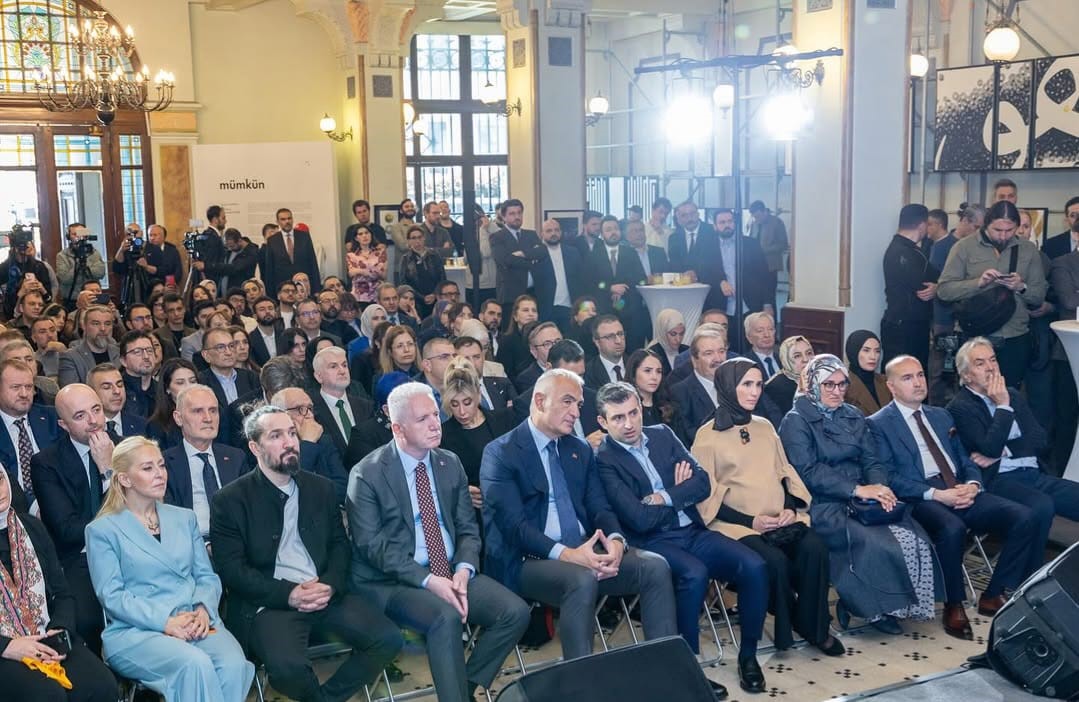 KÜME Mütevelli Heyeti Başkanı Selçuk Bayraktar: "Medeniyet mücadelemizi sanatın aydınlığıyla yeni bir menzile ulaştırıyoruz"
