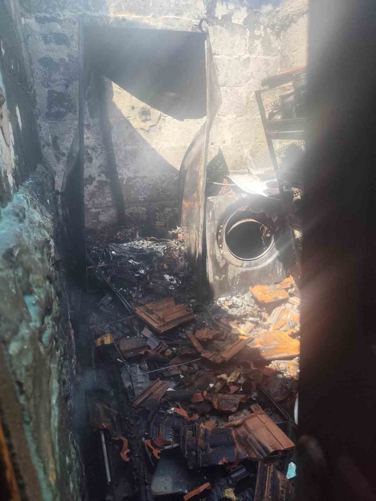 Kumlu’da müstakil ev yangını
