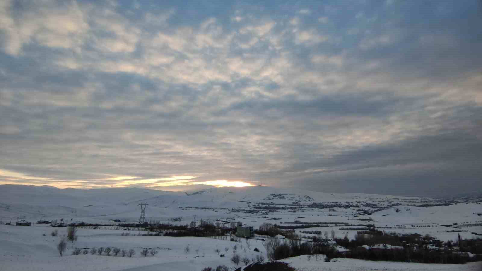 Kümülüs bulutları Van semalarında görsel şölen sundu
