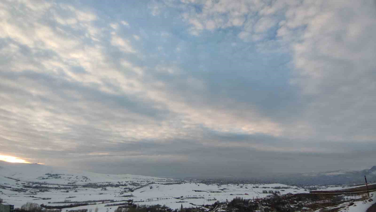 Kümülüs bulutları Van semalarında görsel şölen sundu
