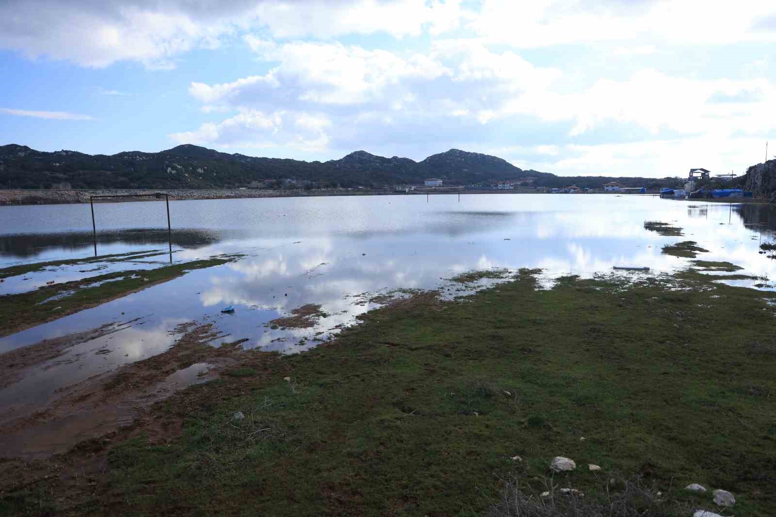 Kuraklıkla mücadele eden Hatay’da bereketin simgesi Kızılgöl yeniden suyla doldu
