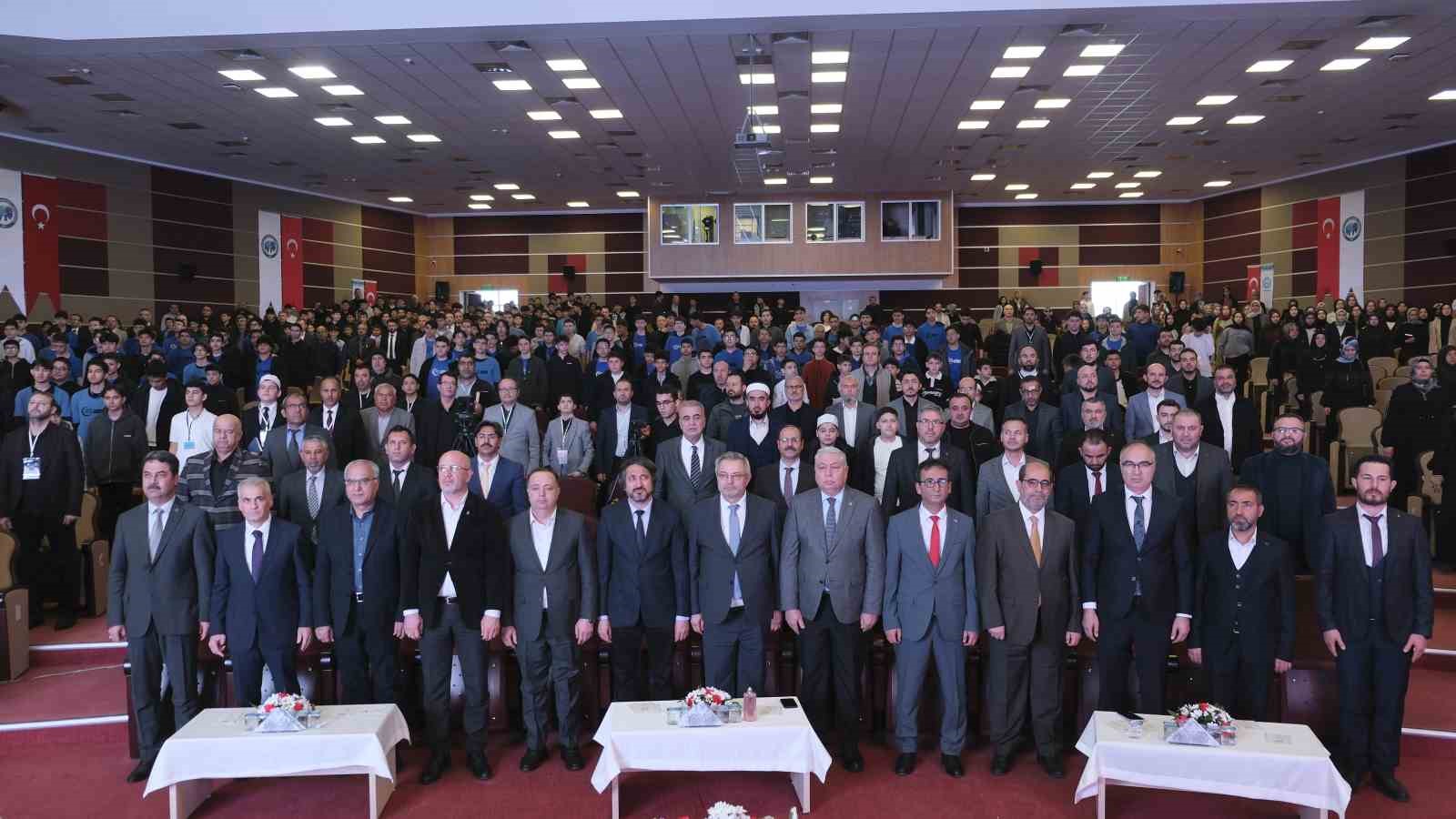 Kur’an-ı Kerim’i Güzel Okuma Yarışması Bölge Finali Karaman’da yapıldı
