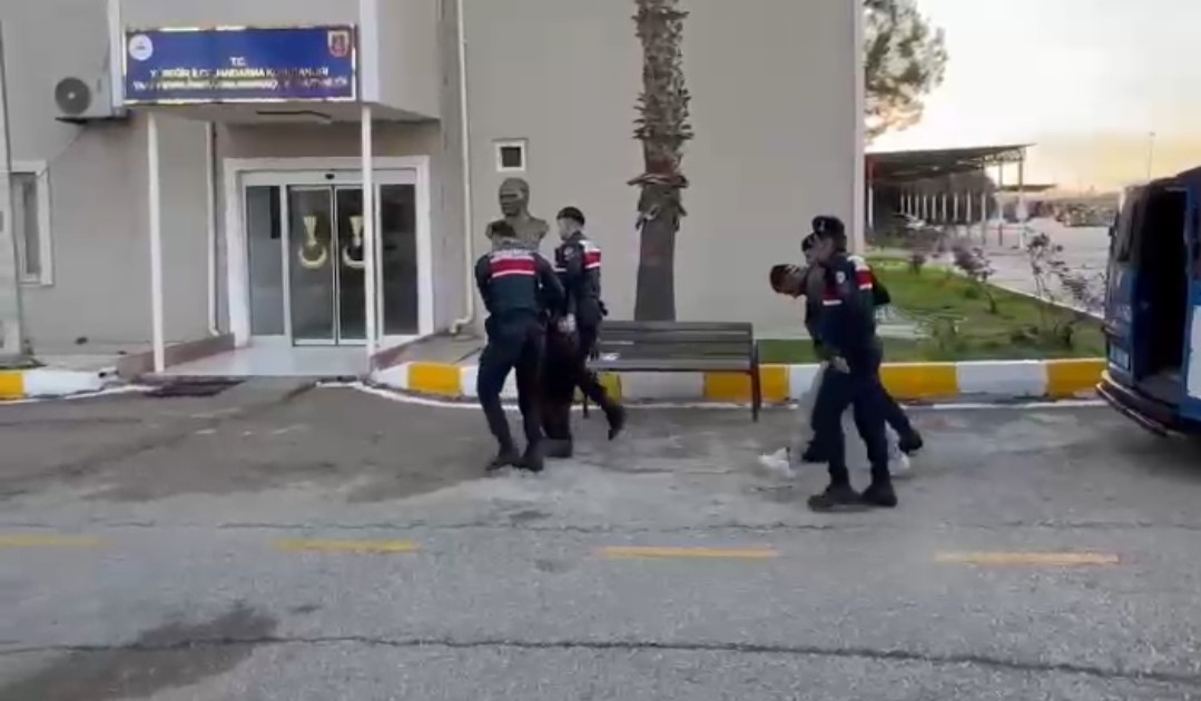 Kur’an-ı Kerim’lere zarar veren 2 kişi tutuklandı
