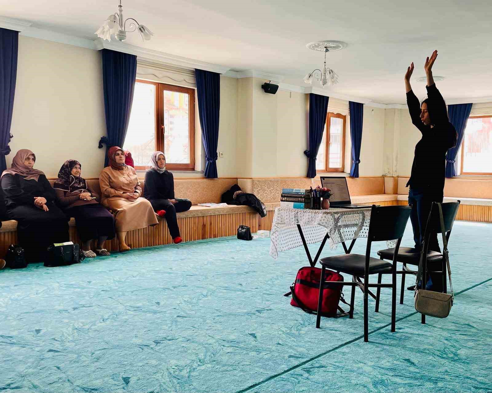 Kur’an kursu kursiyerlerine SAHA eğitimi verildi
