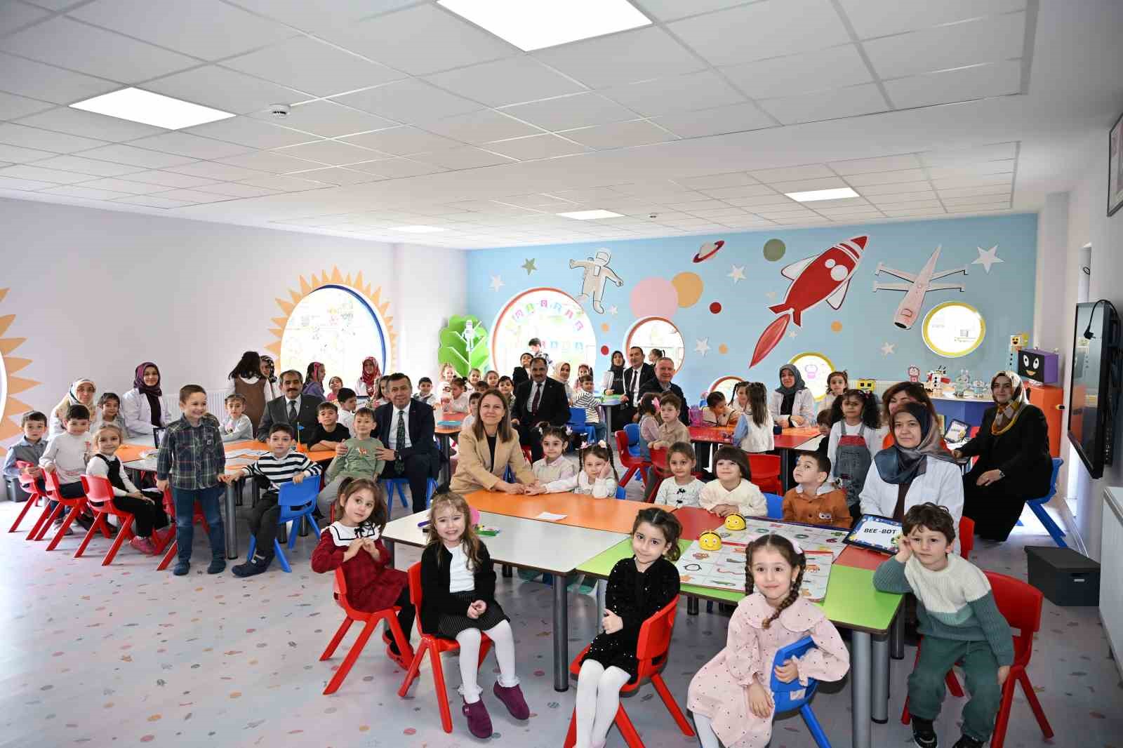 Kur’an kursunun minik öğrencilerinden Robotik Kodlama Şenliği
