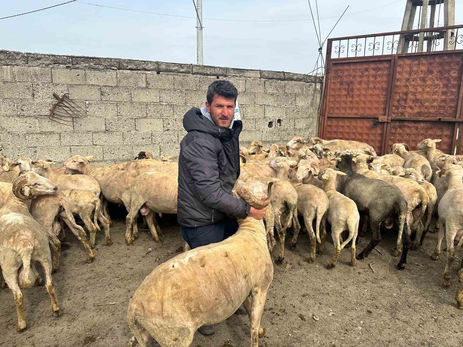 Kurbanlık parasıyla evlenmişti şimdi doğacak bebeği için kullanacak
