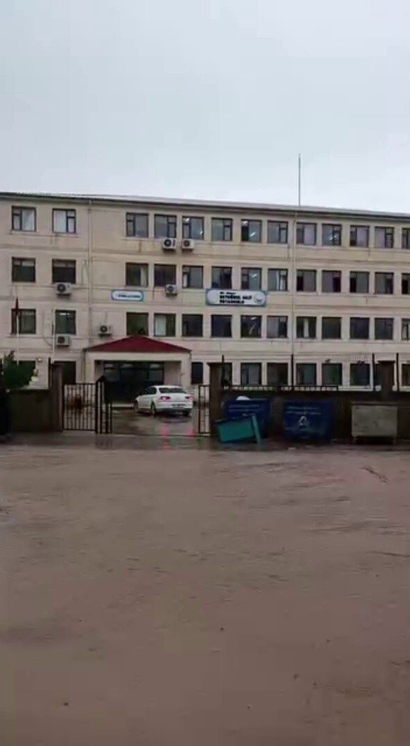 Kurtalan’da sağanak yağış hayatı olumsuz etkiledi
