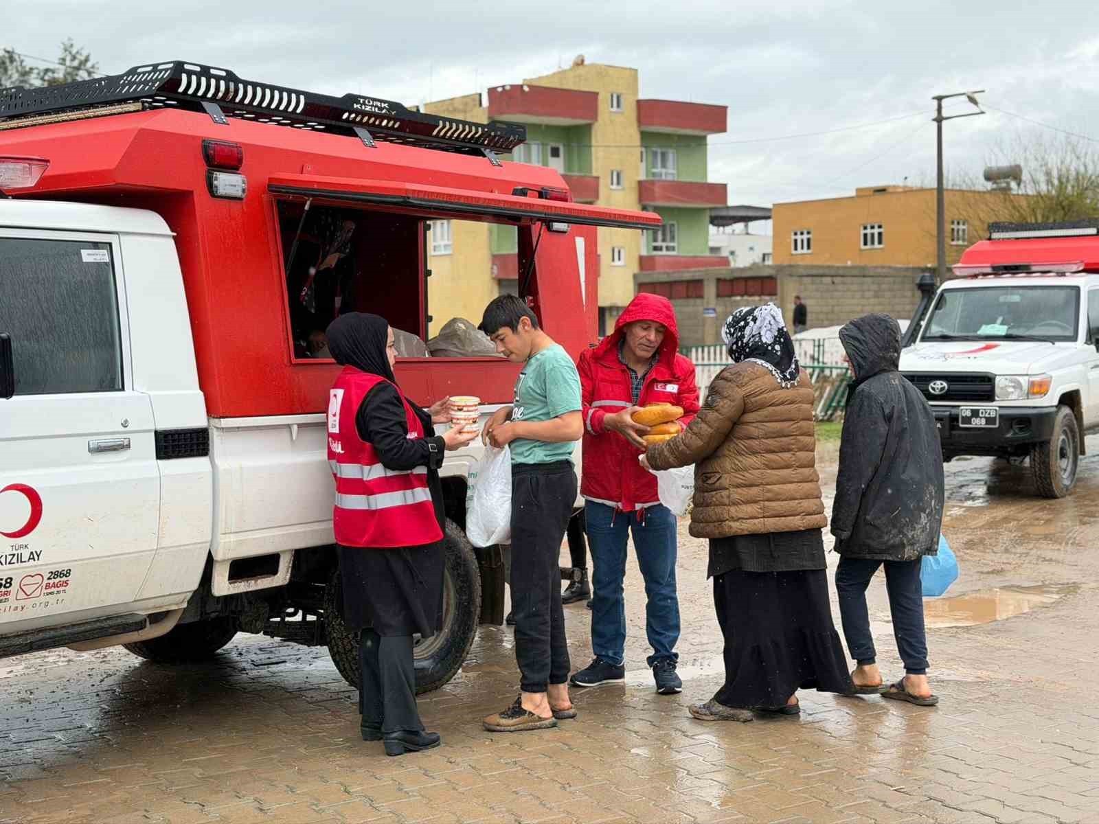 Kurtalan’da sel mağdurlarına destek
