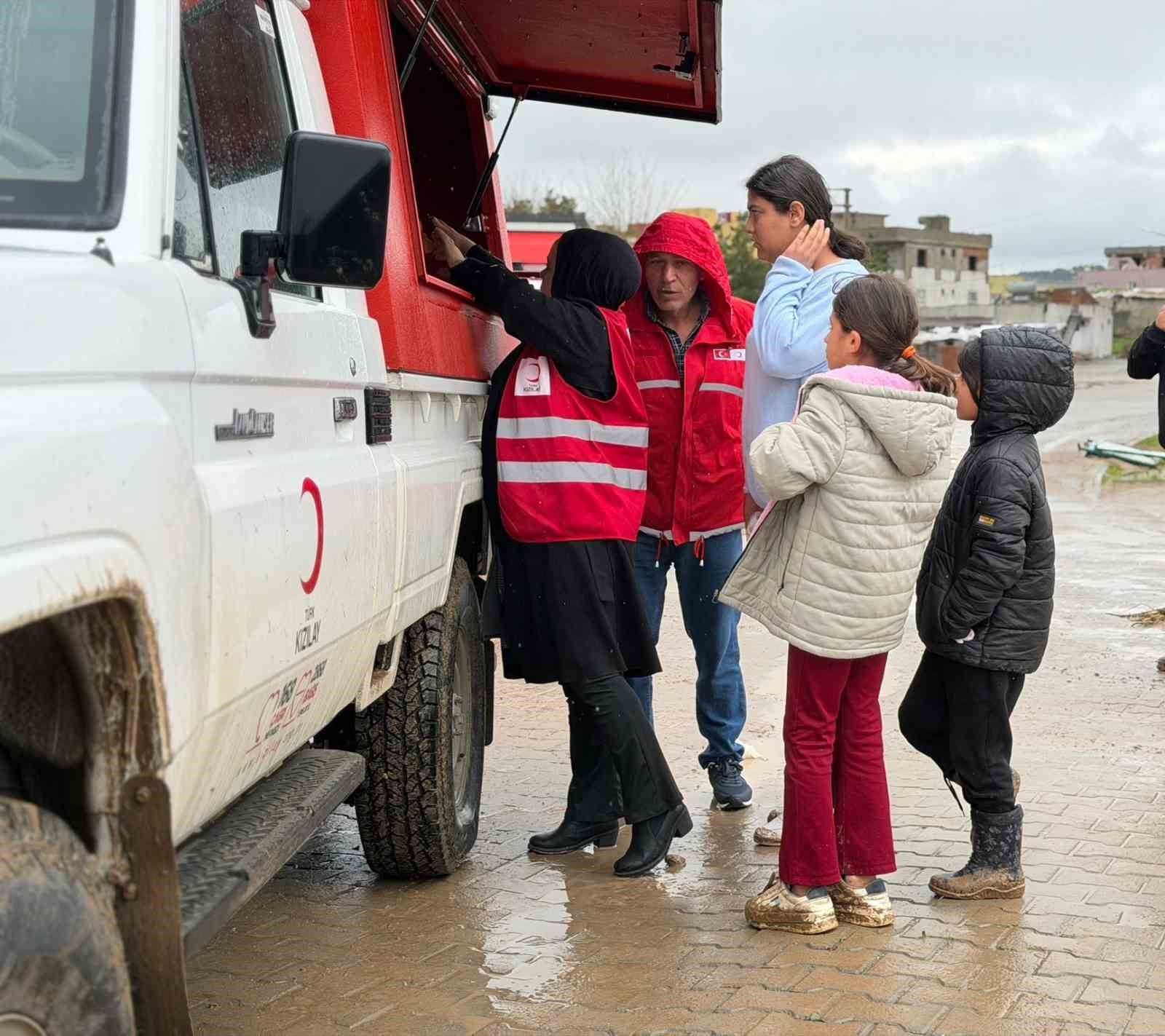 Kurtalan’da sel mağdurlarına destek

