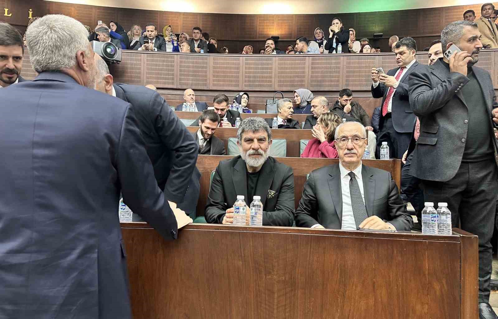 Kurtlar Vadisi’nde ‘Erdal Kömürcü’ karakteriyle tanınan ünlü oyuncu Sefa Zengin AK Parti Grup Toplantısı’na katıldı
