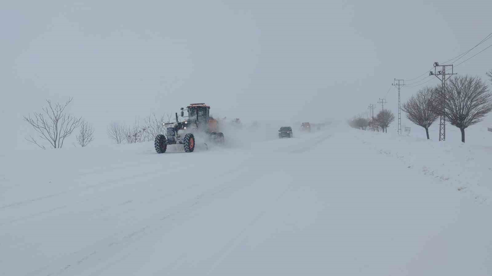 Kurubaş Geçidi ulaşıma açıldı
