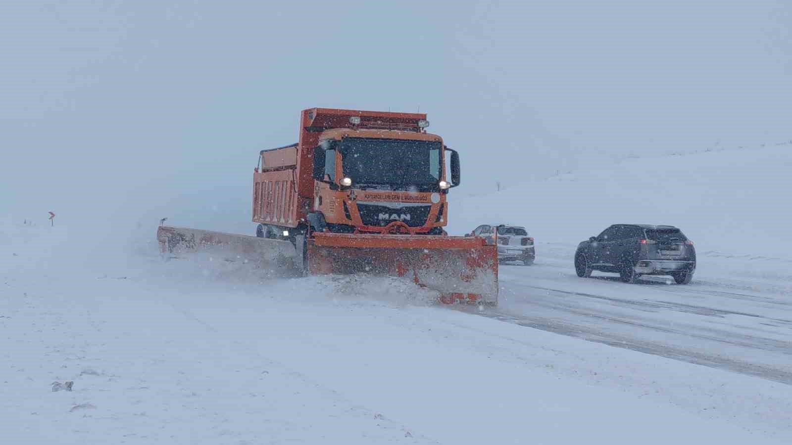 Kurubaş Geçidi ulaşıma açıldı
