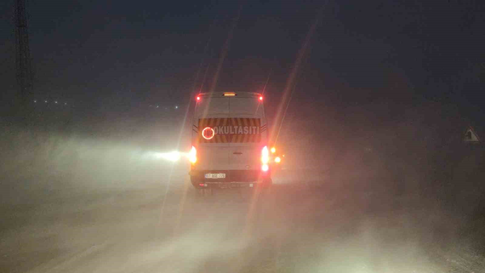 Kurubaş Geçidi’nde tipi etkili oluyor
