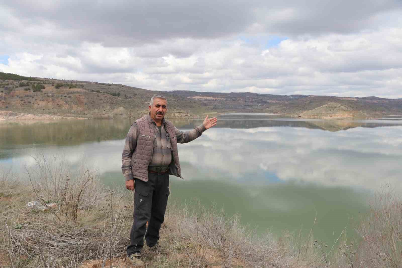 Kuruma noktasına gelen göl, üç ayda doldu taştı
