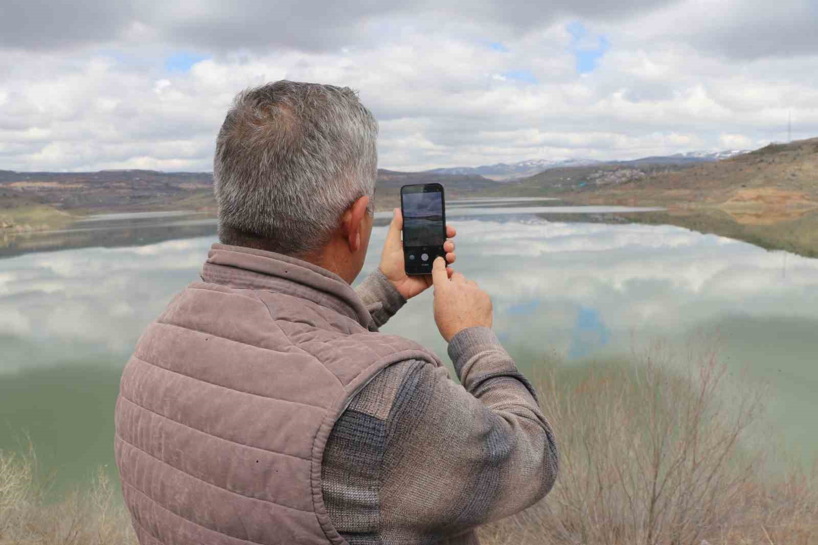 Kuruma noktasına gelen göl, üç ayda doldu taştı
