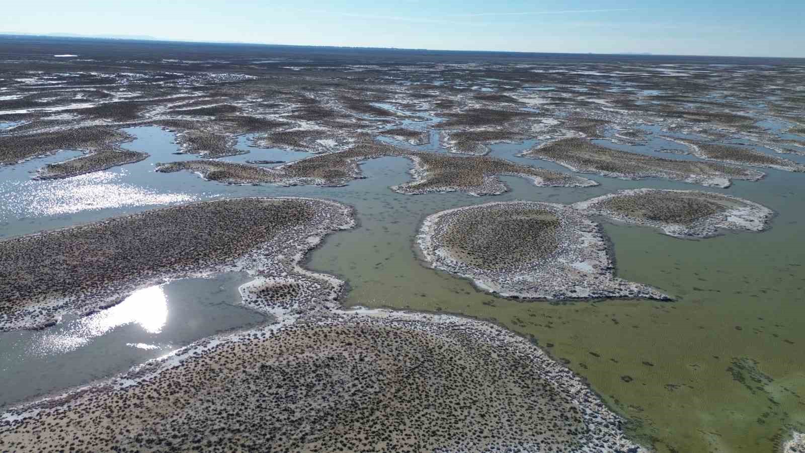 Kuruma tehlikesi yaşanan Tuz Gölü yeniden canlandı
