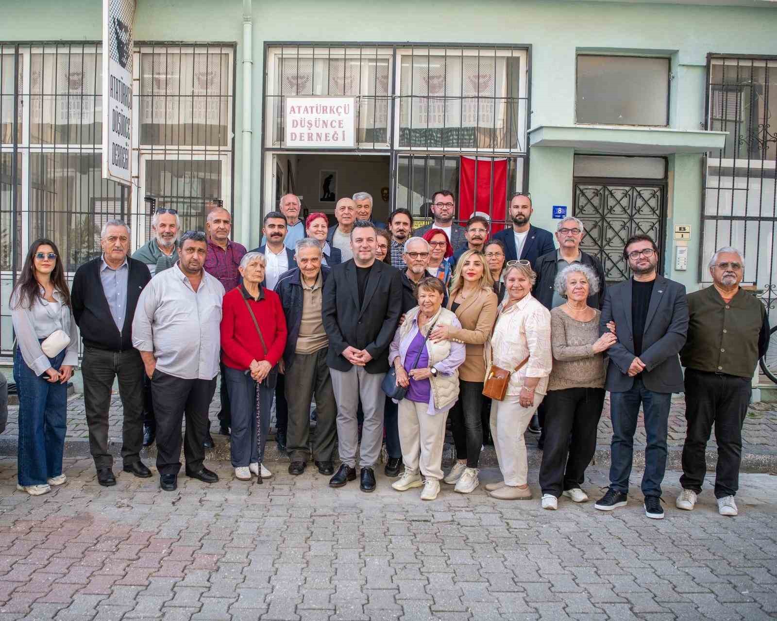 Kuşadası Belediyesi Başkan Vekili Demirtaş, Güzelçamlı Mahallesi’nde vatandaşlarla buluştu
