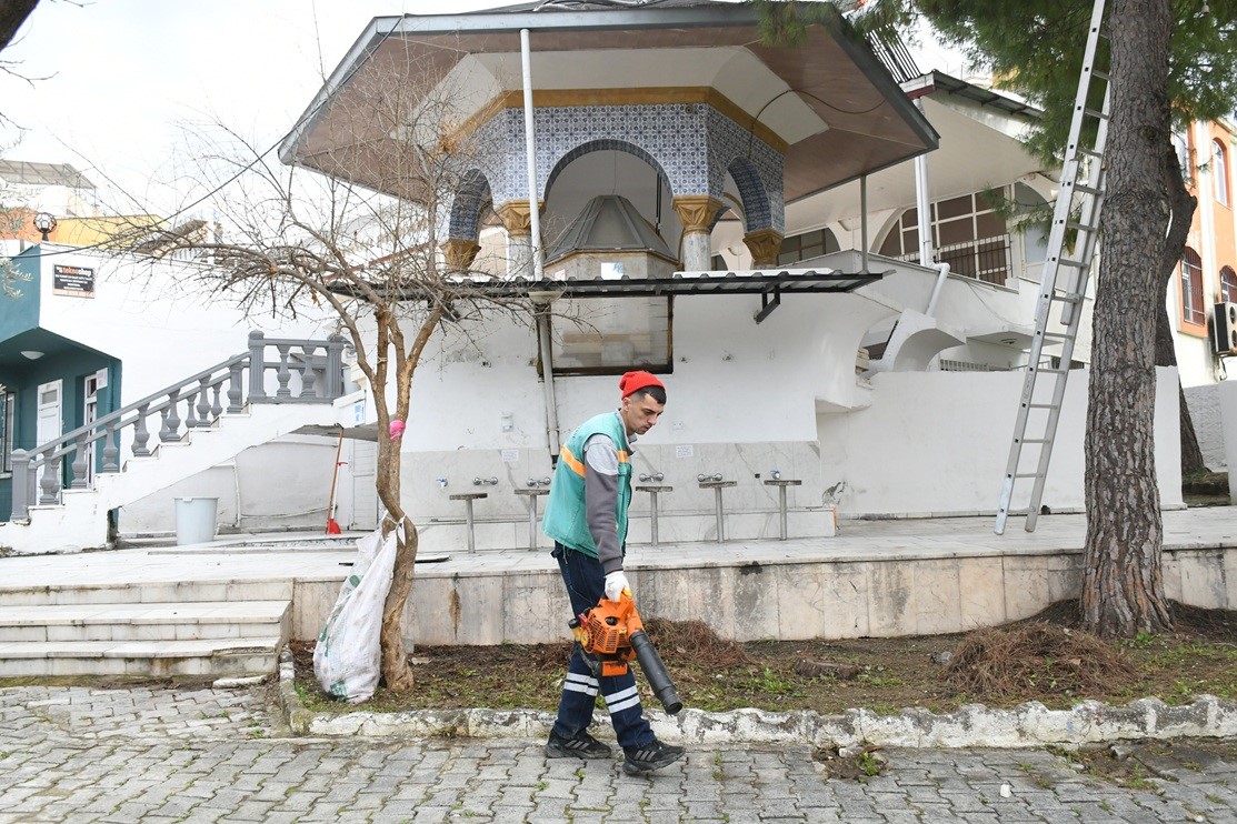 Kuşadası Belediyesi camileri Ramazan ayına hazırlıyor
