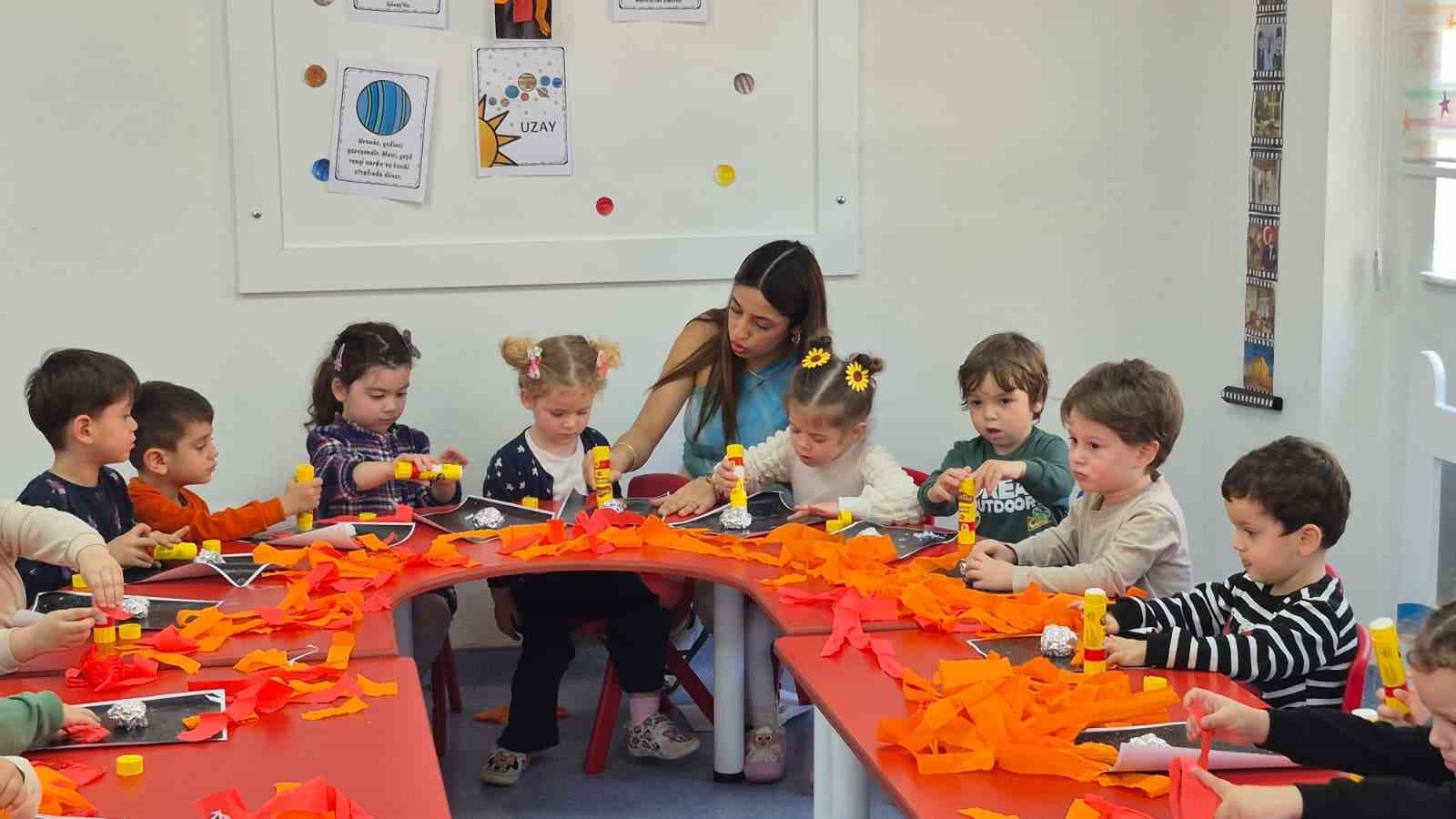 Kuşadası Belediyesi Çocuk Gelişim Merkezi’nde minikler yarınlara hazırlanıyor
Kuşadası Belediyesi Çocuk Gelişim Merkezi’nde minikler yarınlara hazırlanıyor