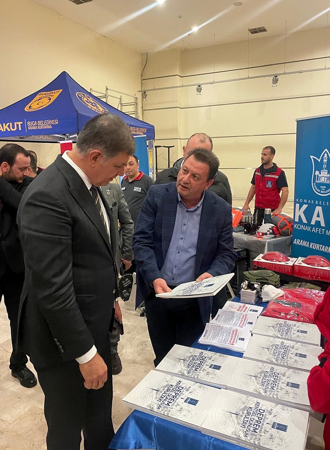 Kuşadası Belediyesi depreme karşı aldığı önlemleri İzmir’de anlattı
