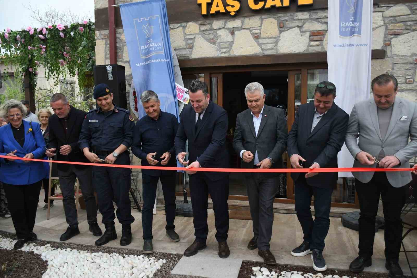 Kuşadası Caferli Mahallesi yeni muhtarlık binasına kavuştu
