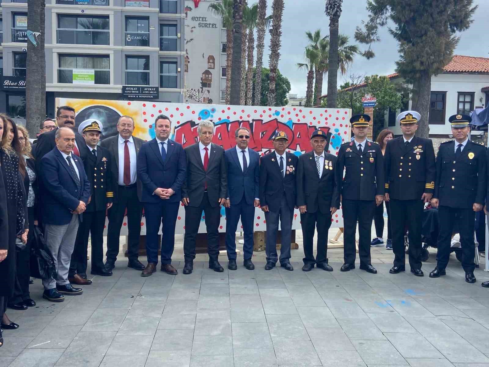 Kuşadası Ticaret Odası yönetimi 23 Nisan coşkusuna ortak oldu
