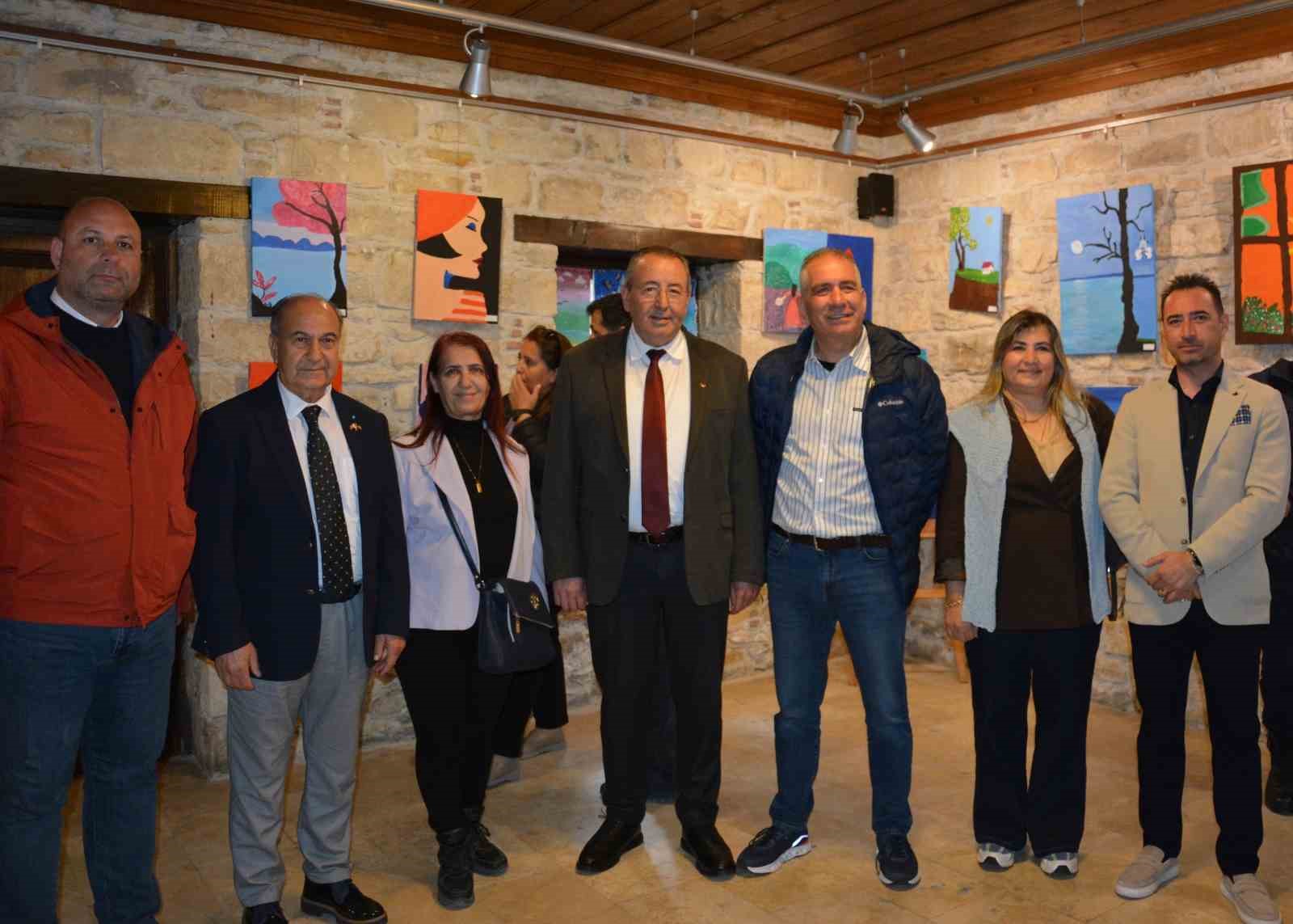 Kuşadası Ticaret Odası yönetimi 23 Nisan coşkusuna ortak oldu
