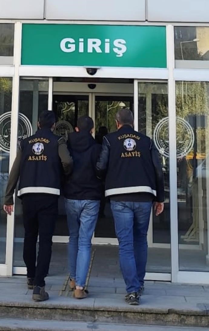 Kuşadası’nda 9 yıl hapisle aranan firari yakalandı
