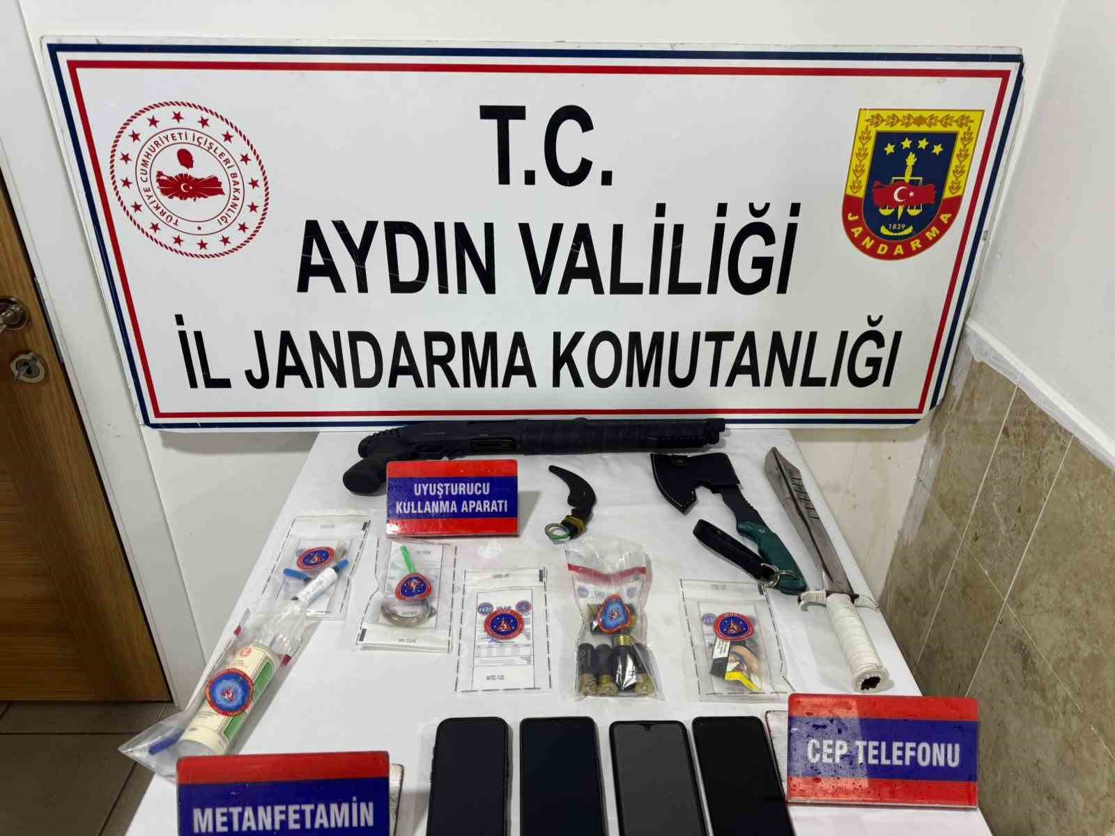 Kuşadası’nda jandarmadan narkotik operasyonu
